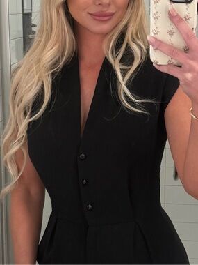Cupcakes and Cashmere Black Jumpsuit Size 0